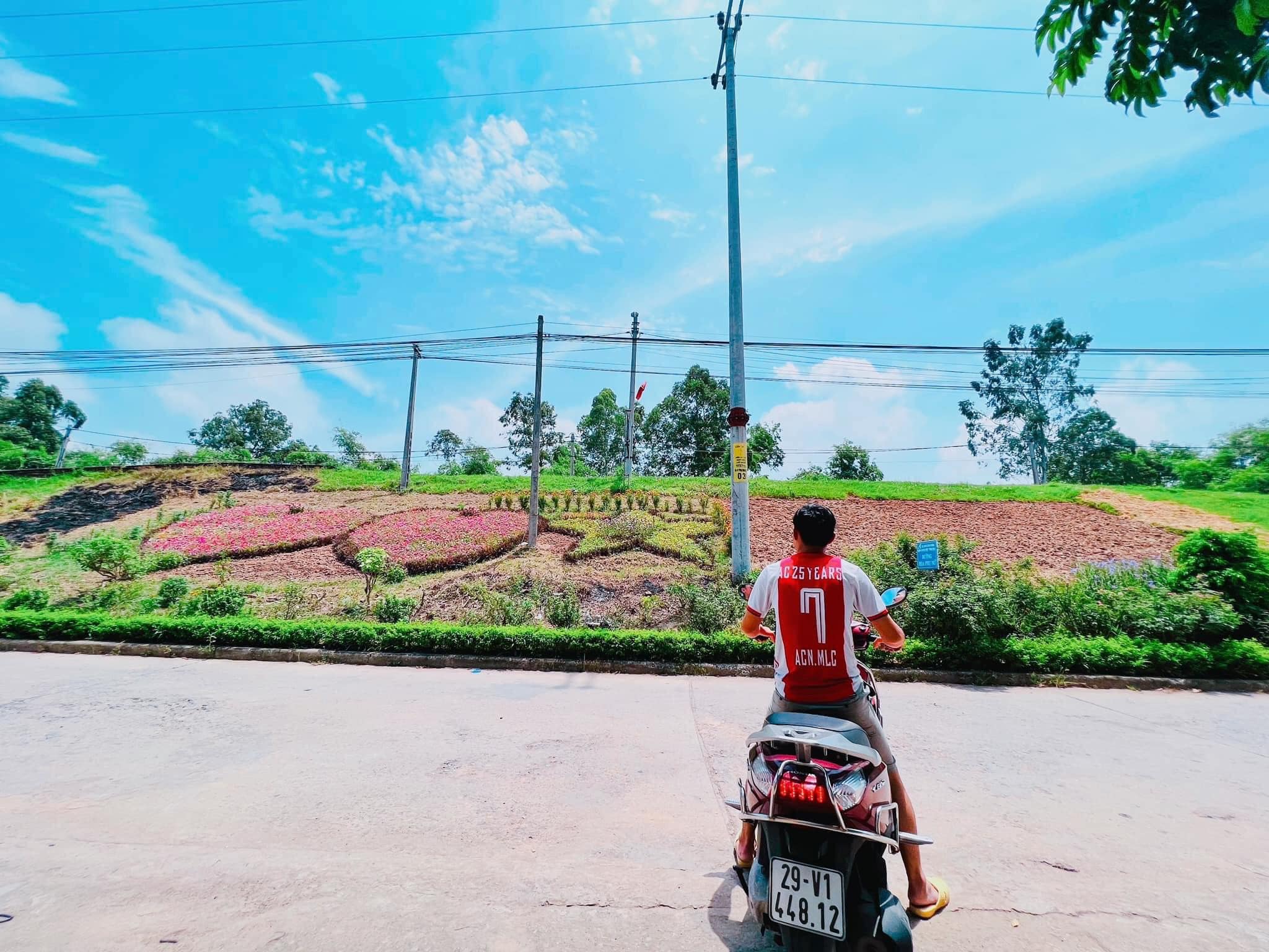 Phụ nữ xã Phú Phương - Điểm sáng trong việc tạo cảnh quan môi trường xanh - sạch - đẹp